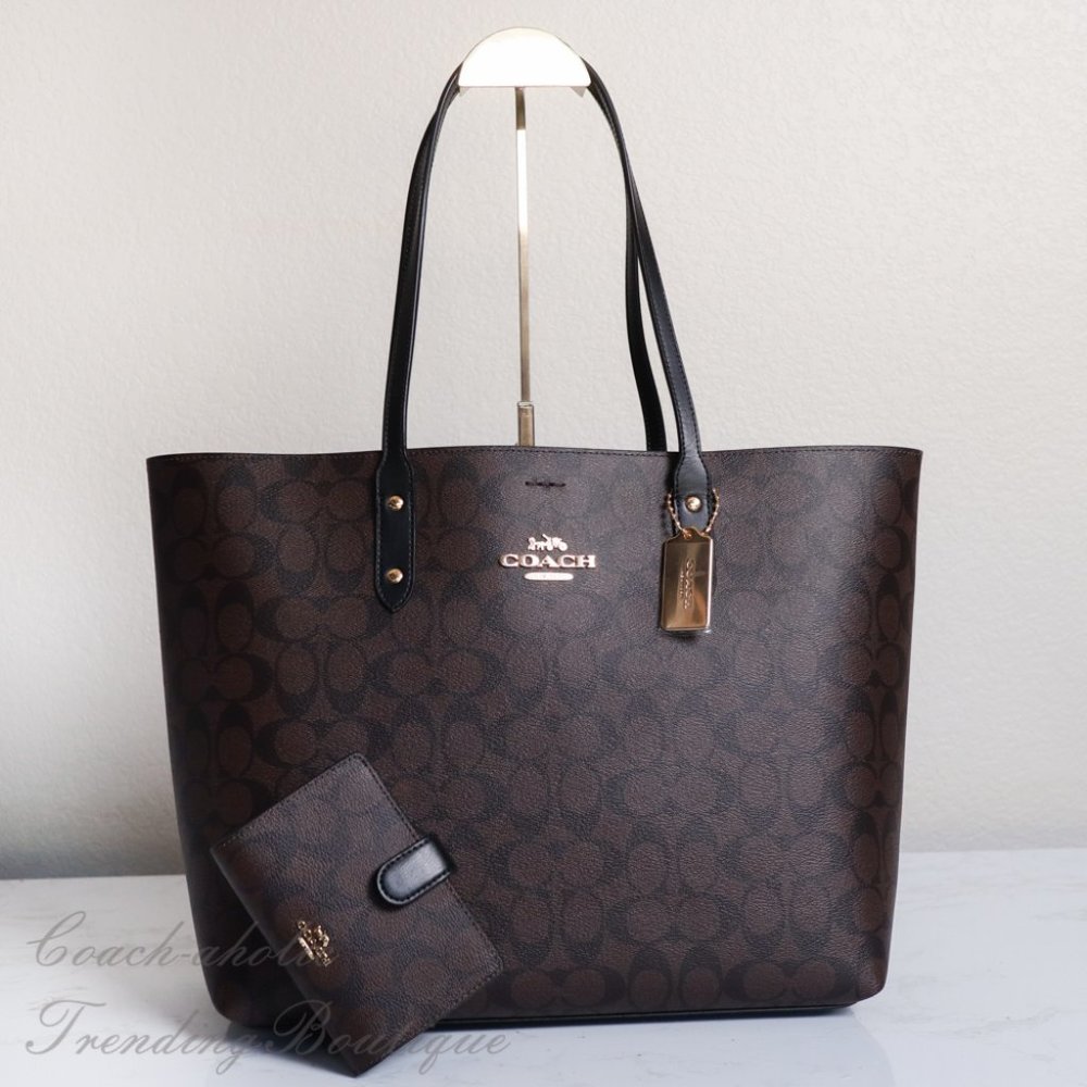 NWT Coach Signature Town Tote & Wallet Set